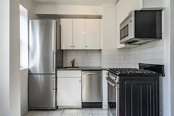 Rented by Metropolitan Equities | media 6