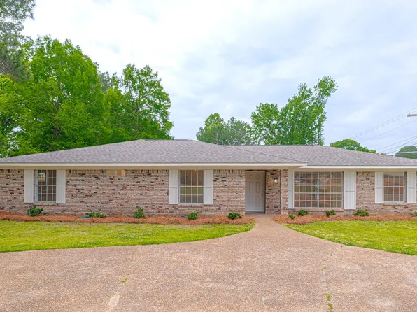 1206 Sunset Dr, Canton, MS 39046