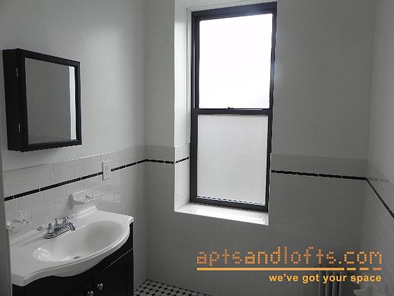 5th image of 365A Quincy St #1