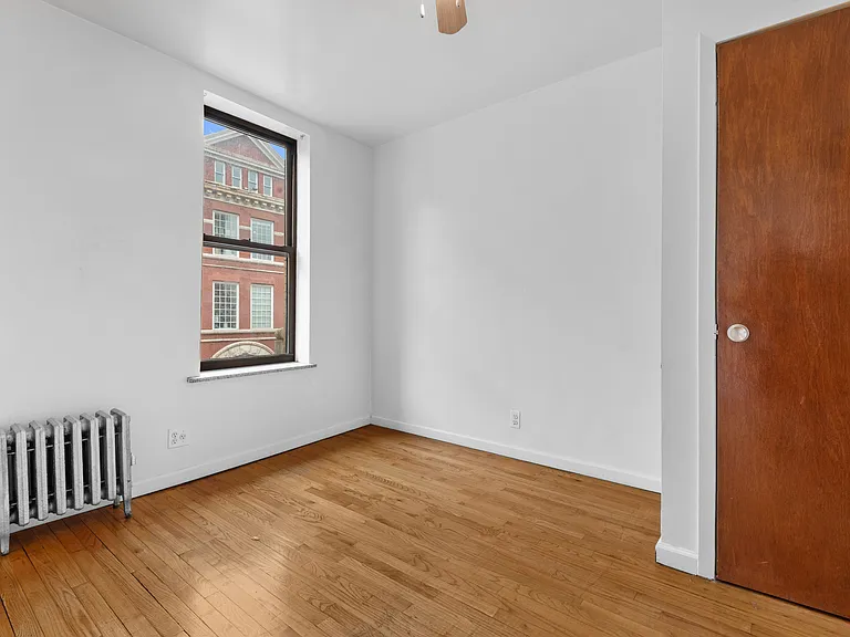 434 E 115th St #6A — Photo 2