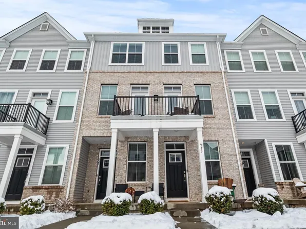 930 Anvil Ct, Phoenixville, PA 19460