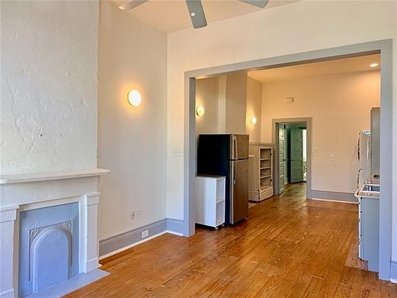 4th image of 1927 Delachaise St #1927