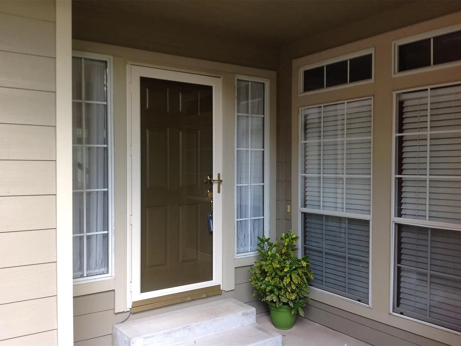 3 bed, 2.5 bath, 2045 sqft, $2,500 — Photo 3