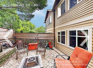 9432 35th Ave SW UNIT B, Seattle, WA 98126