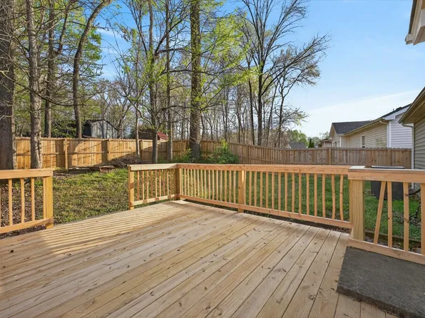 631 Hidden Valley Dr, Clarksville, TN 37040