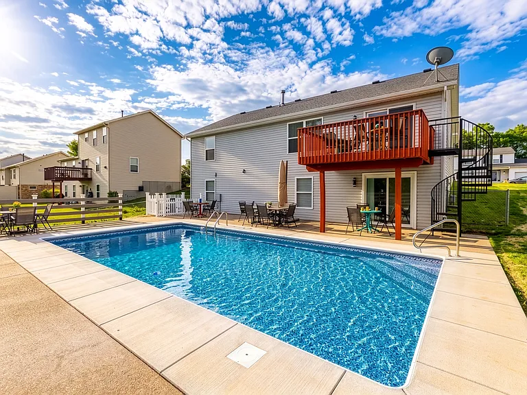 6824 Beagle Dr — Photo 50
