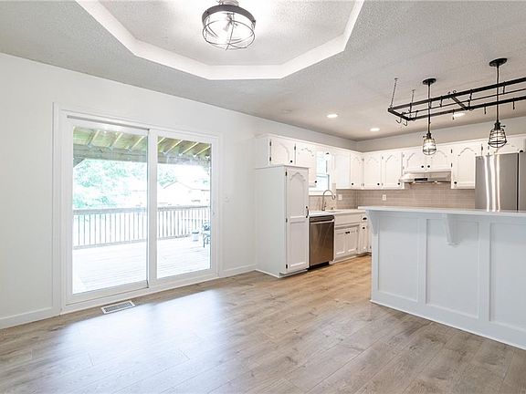 5th image of 410 Copeland Dr