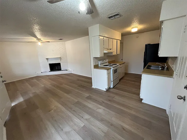 905 Fieldwood Dr #B — Photo 15