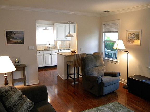 Living room (not furnished)