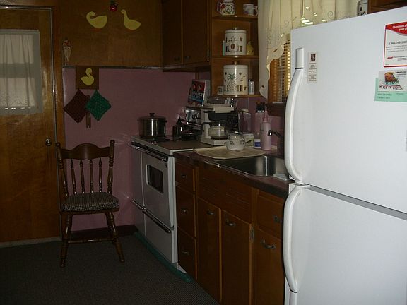 5th image of 330 W Arlington St