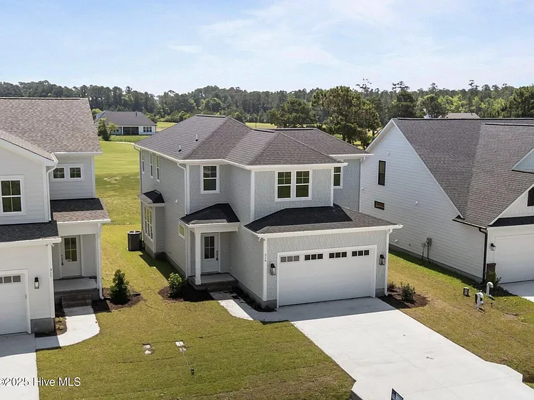 319 Taylorwood Dr — Photo 2