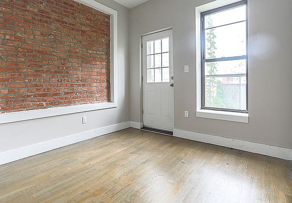2nd image of 89 Grattan St #Gl