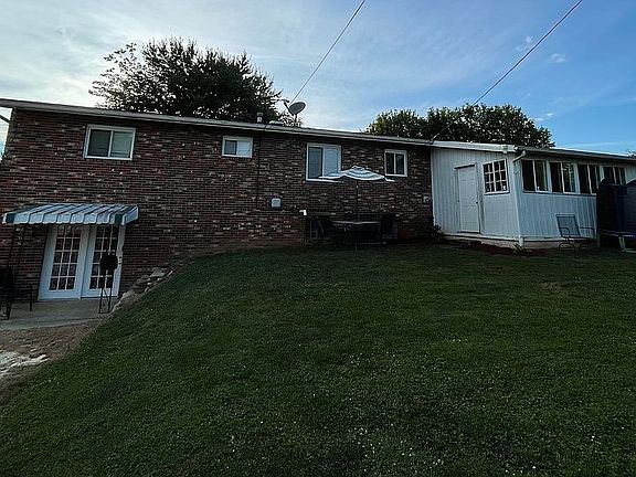 2nd image of 1110 Dogwood Rdg