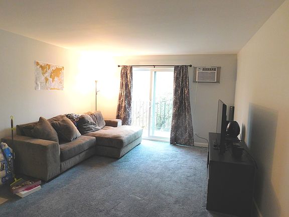 2nd image of 270 Shorewood Dr APT 2D