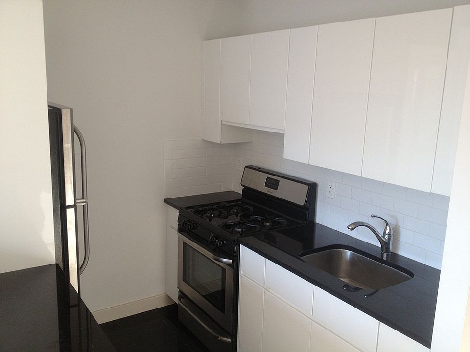 2nd image of 1078 Fulton St APT 7D