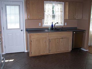 3rd image of 284 Nichols St