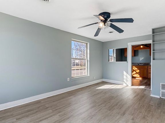 4th image of 1533 S Saint Clair Ave #2310