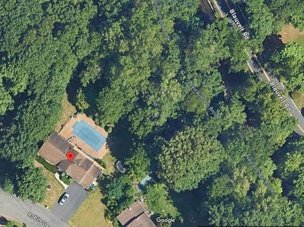 9 Robin Street, Pearl River, NY 10965