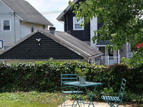 4th image of 634 Richfield Ave