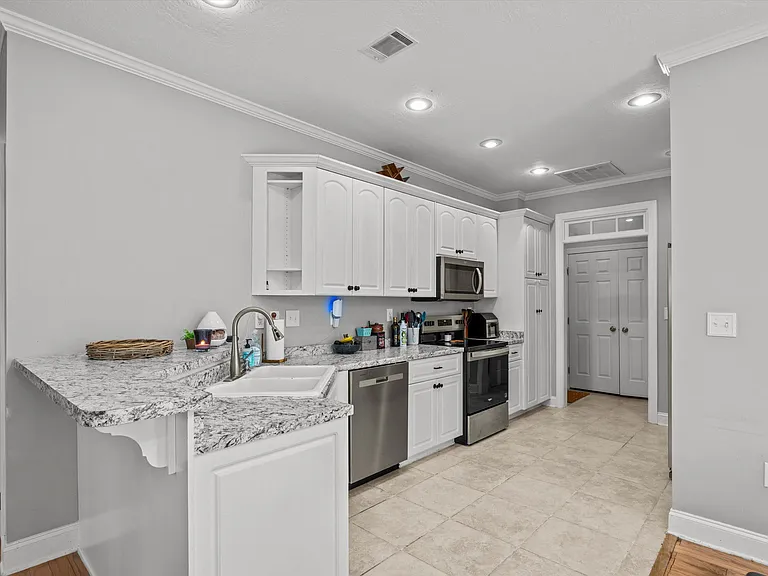 726 Bonnie Oaks Ln — Photo 21