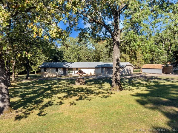 303 Maple Leaf Dr, Antlers, OK 74523