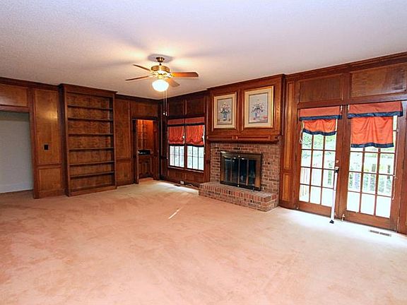 5th image of 382 Westminister Ln