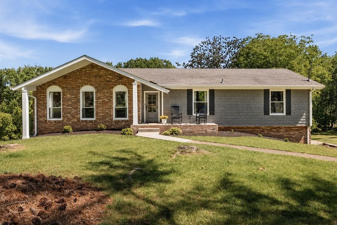 3 bed, 3.0 bath, 2594 sqft, $3,090 — Photo 3