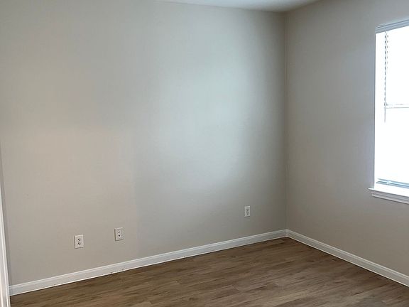3rd image of 3303 Southern Oaks Blvd #78adb80f3