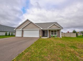 1343 Creekwood Dr, New Richmond, WI 54017
