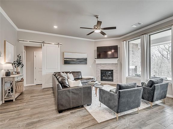 5th image of 3513 Grady Ln