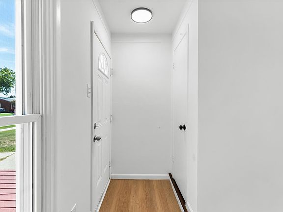 2nd image of 153 Ross St