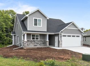 66 Gibson Ct, Oshkosh, WI 54902