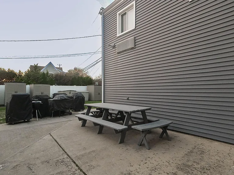 100 Ocean Ave #20A — Photo 19