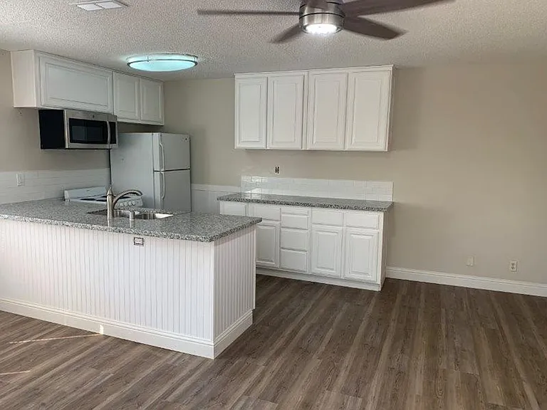5552 Keoncrest Cir #4 — Photo 1