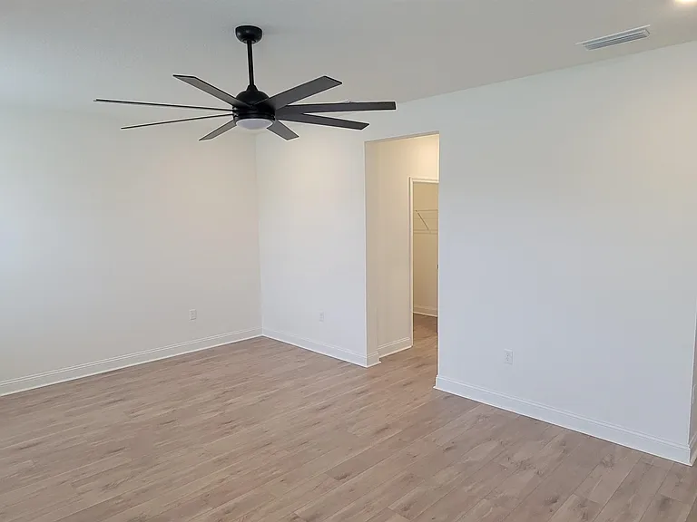 214 Santos Ln — Photo 25
