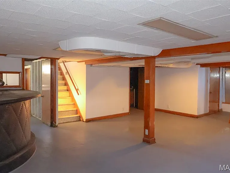 1067 Melvin Ave — Photo 13