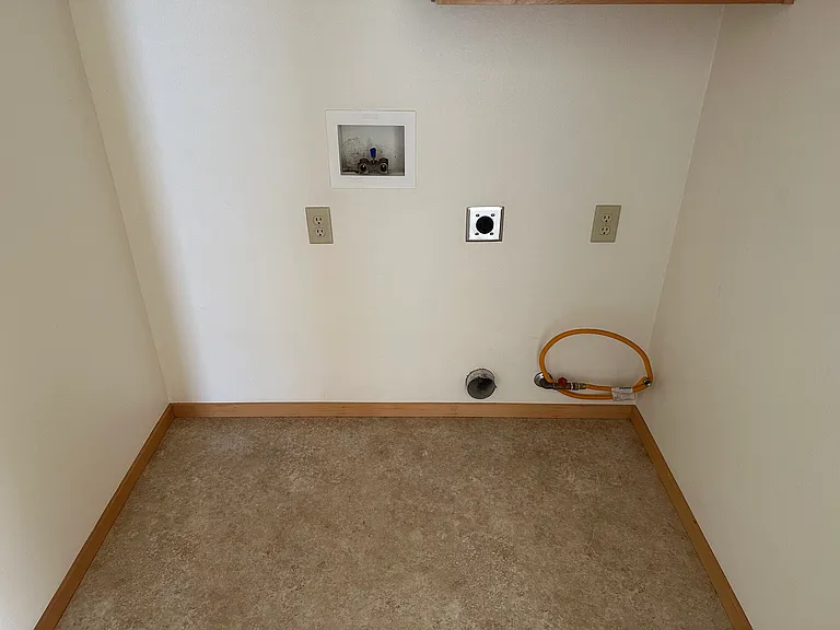 38 Logan Way — Photo 9