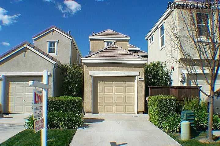 8909 Brecon Way photo 1