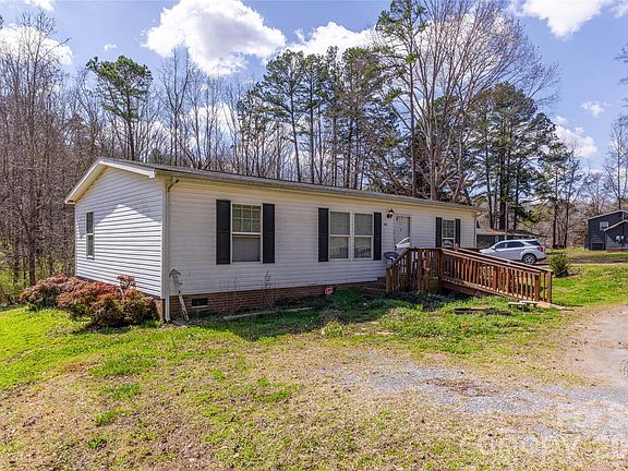 3rd image of 6561 Lewis Rd
