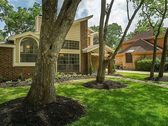 2nd image of 534 Crestwood Dr