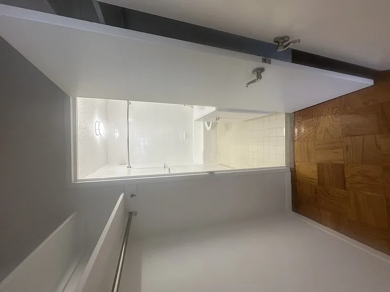 Calvert House Apartments — Photo 39