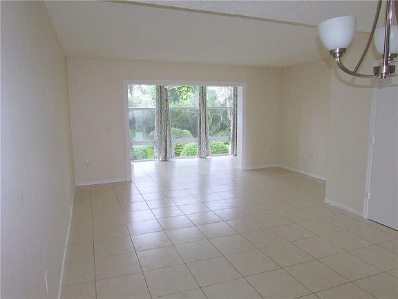5th image of 1901 Indian River Blvd APT E208