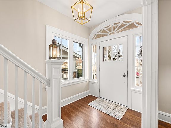 4th image of 1472 Belle Ave