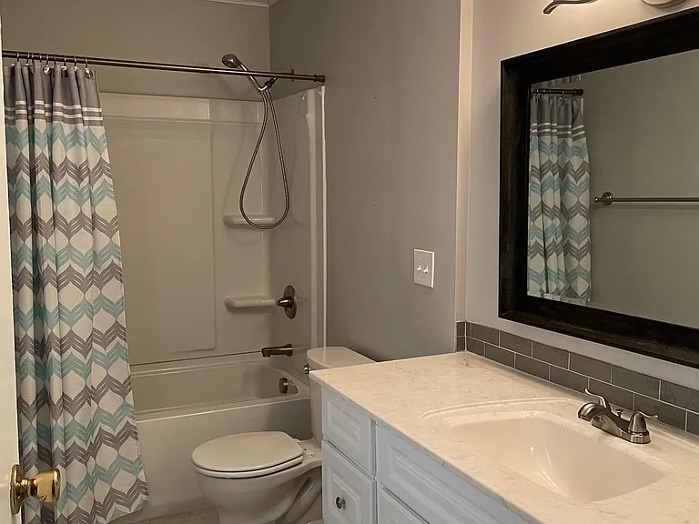 Chapshire Dr SE — Photo 11