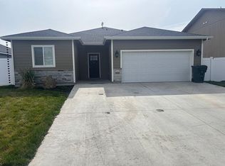 303 Riverwood Ct, Umatilla, OR