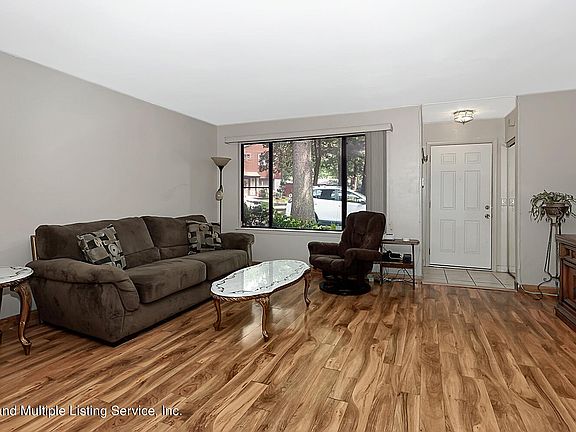 4th image of 58 Belmar Dr W