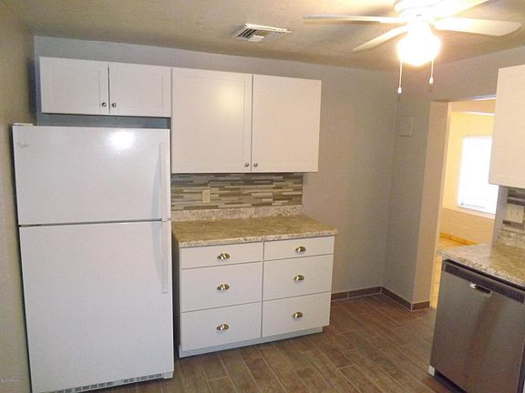 5th image of 3837 E Monte Vista Dr
