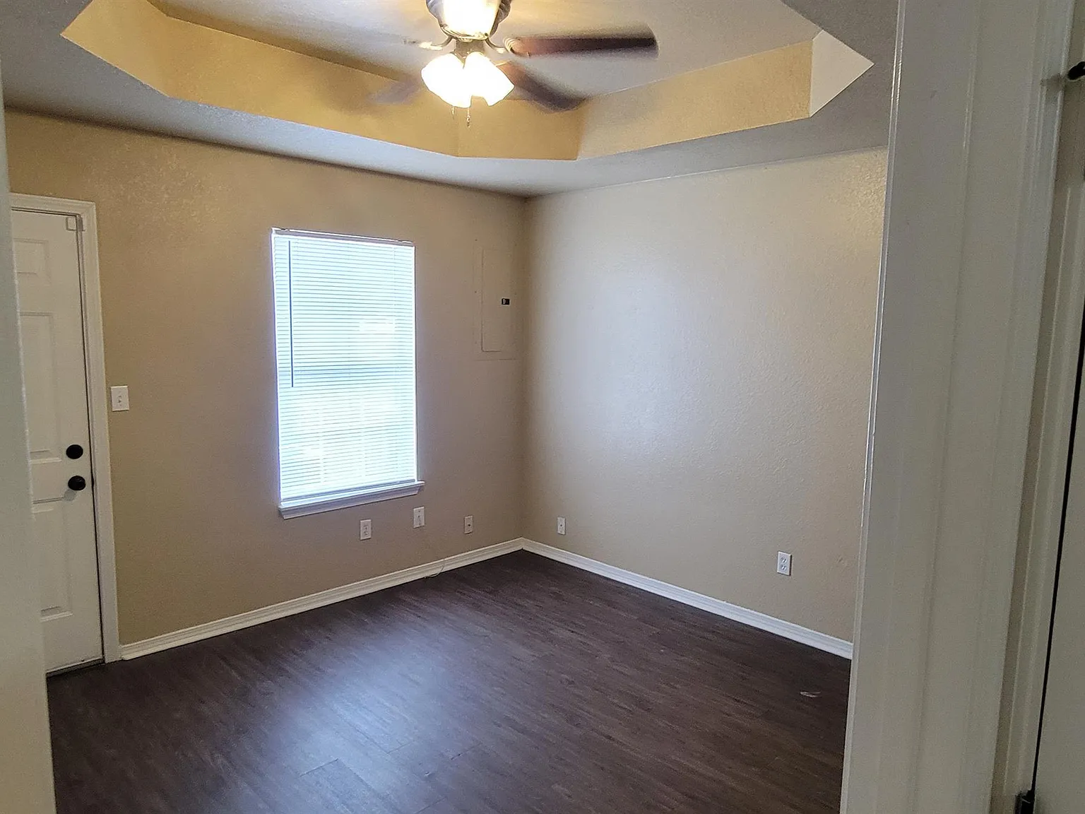 417 South 8th St Duplex - B — Photo 4