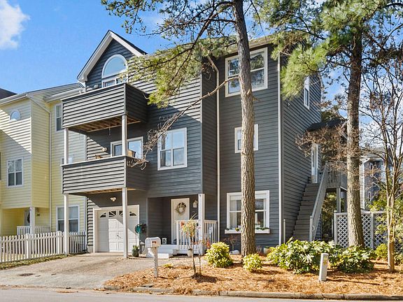 2nd image of 3913 Shady Oaks Dr