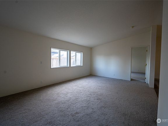 5th image of 120 E 10th Street